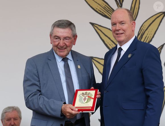 Le prince Albert II de Monaco et Robert Bénéventi, maire d'Ollioules - Cérémonie d'ouverture de la 6ème édition des Rencontres des Sites Historiques Grimaldi de Monaco, et remise des Trophées aux Officiels le 14 juin 2025. 
© Caudia Albuquerque / Bestimage