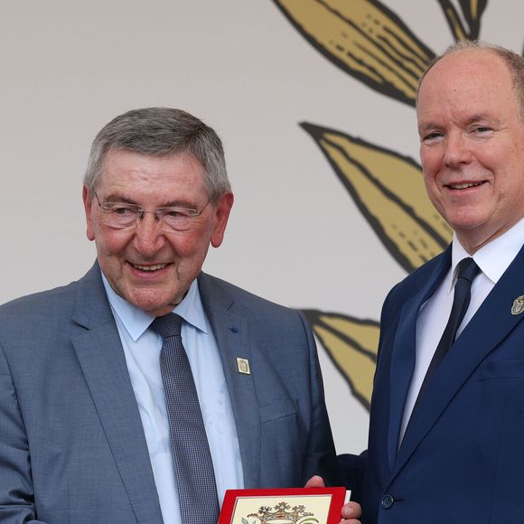 Le prince Albert II de Monaco et Robert Bénéventi, maire d'Ollioules - Cérémonie d'ouverture de la 6ème édition des Rencontres des Sites Historiques Grimaldi de Monaco, et remise des Trophées aux Officiels le 14 juin 2025. 
© Caudia Albuquerque / Bestimage