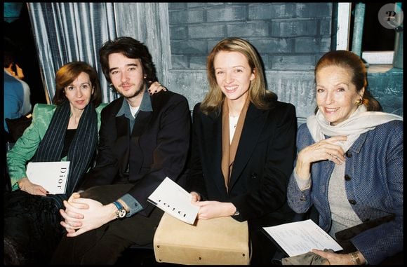 Bernard Arnault, sa soeur depuis décédée, mais aussi Antoine et Delphine Arnault à Paris, pour Dior, en 1998. RINDOFF-GARCIA / BESTIMAGE