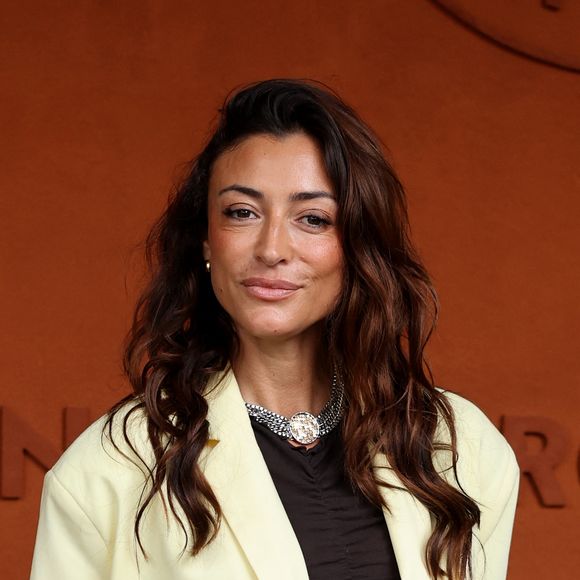 Selon les rumeurs, cette annulation serait liée à l'agression sexuelle qu'elle a subie il y a quelques jours.

Rachel Legrain-Trapani au village lors des Internationaux de France de Tennis de Roland Garros 2025, le 4 Juin 2025. 

Photo : Jacovides-Moreau / Bestimage