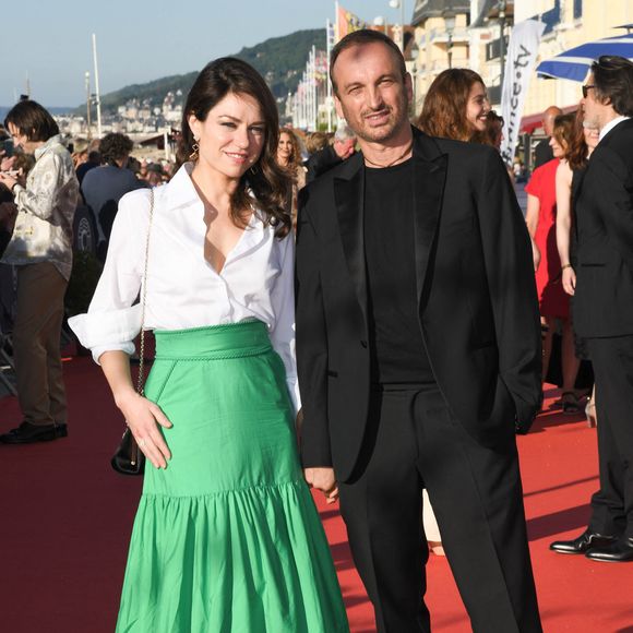 Emilie Dequenne (Tenue Society Room, Roger Vivier et Van Cleef & Arpels) et son mari Michel Ferracci - Tapis rouge - Cérémonie de clôture du 35ème festival de Cabourg, le 12 juin 2021.
© Coadic Guirec/Bestimage