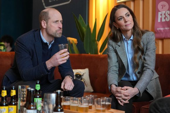 Le prince William, prince de Galles, et Catherine (Kate) Middleton, princesse de Galles, visitent la brasserie Southwark Brewing Company à Londres.
Kin Cheung/WPA-Pool/Julien Burton via Bestimage
