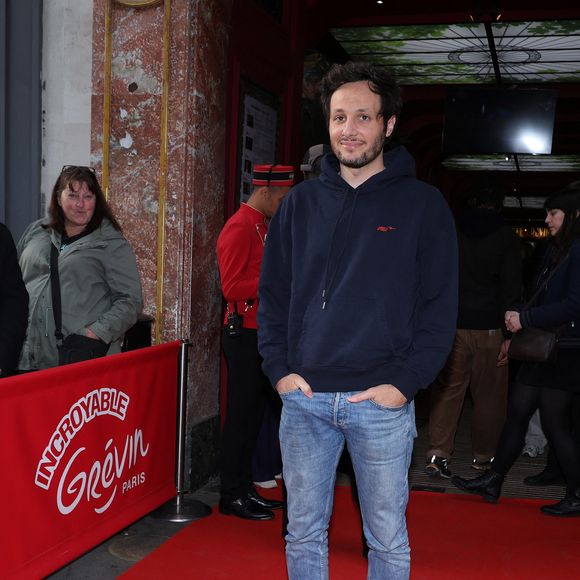Vianney inaugure sa statue de cire au musée Grévin à Paris le 27 mai 2025.

© Denis Guignebourg / Bestimage