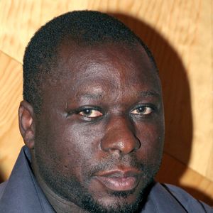 Mouss Diouf assiste à une conférence de presse pour présenter le 3ème spectacle 'Rire contre le racisme' qui se tiendra au Zénith le 3 juillet prochain, à Paris, France, le 27 juin 2006. Photo par Nicolas Chauveau/ABACAPRESS.COM