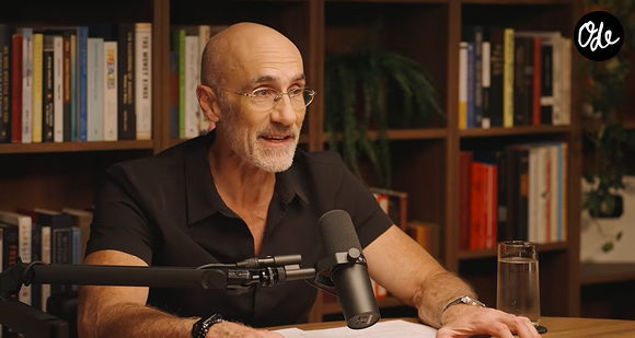 Pas besoin de reprendre des études : découvrir une activité, lire un livre ou essayer une nouvelle recette suffit à sortir de sa routine.

Arthur Brooks sur Youtube