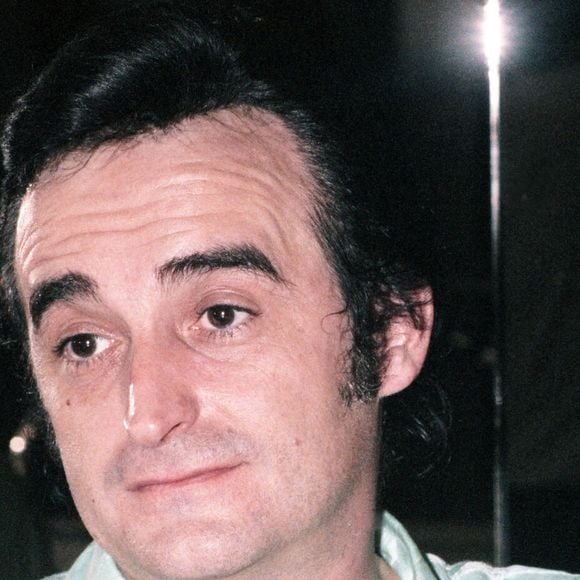 Dick Rivers en studio radio. Photo by APS-Medias/ABACAPRESS.COM