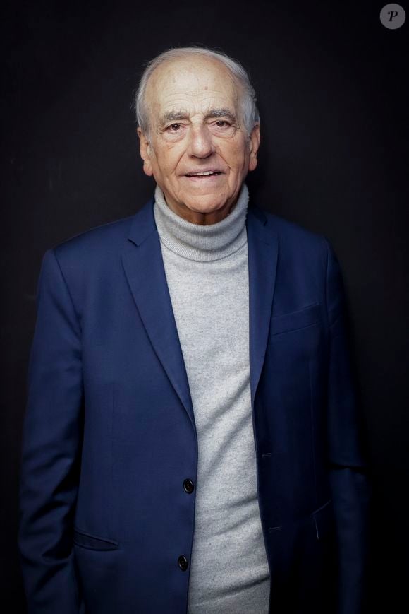 "Les relations n'ont pas tout le temps été harmonieuses entre nous, et Jean-Pierre n'a pas toujours été un père attentif. Mais nous étions déjà liées et cette épreuve nous lie à jamais", a conclu Nicole Avril.

Exclusif - Jean-Pierre Elkabbach - Jean-Pierre Elkabbach pose en marge de sa venue à Radio J  - Paris le 26/01/2023 - © Jack Tribeca / Bestimage