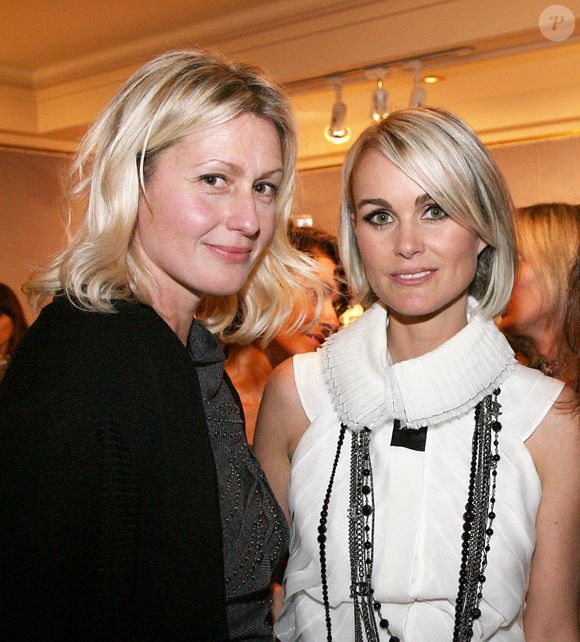 Sur Instagram, Laeticia Hallyday a écrit : "Ta Luana Belmondo Box est une merveille, tout est là, tout est toi. Merci pour ta générosité, ton attention, ton cœur".

Laeticia Hallyday et Luana Belmondo.

Photo : Bestimage