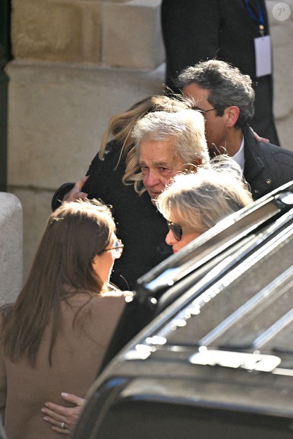 Bernard d'Ormale arrivant à l'église Notre-Dame de l'Assomption, pour la cérémonie funéraire de l'actrice française Brigitte Bardot, à Saint-Tropez, dans le sud-est de la France, le 7 janvier 2026. L'actrice française Brigitte Bardot, symbole de la libération sexuelle dans les années 1950 et 1960, qui s'est réinventée en défenseuse des droits des animaux et a embrassé des opinions d'extrême droite, est décédée le 28 décembre 2025 à l'âge de 91 ans. Photo par Julien Reynaud/APS-Medias/ABACAPRESS.COM