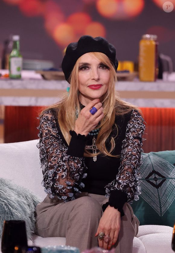 Mais, ce nouveau rendez-vous n'est en réalité qu'un report. En effet, initialement, le grand concert parisien de Jeanne Mas devait avoir lieu le 2 mai prochain.

Exclusif - Jeanne Mas lors de l'enregistrement de la nouvelle émission "Bertrand n'a pas sommeil", présentée par Bertrand Chameroy sur France 2.

©Dominique Jacovides / Bestimage