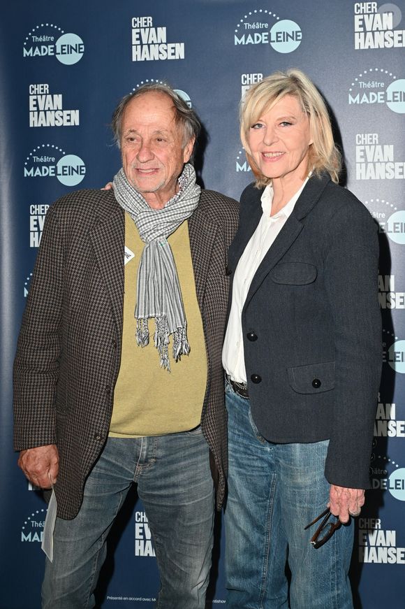 Avec son mari Michel Ansault, elle a fait visiter l'endroit qu'elle surnomme "sa grotte" au magazine "Gala", qui le décrit comme "taillé dans le roc et d’une grande simplicité"...

Michel Ansault et Chantal Ladesou arrivent à la répétition générale de la pièce d'Olivier Soliveres 'Cher Evan Hansen' au Théâtre de la Madeleine, à Paris, France, le 8 octobre 2025. Photo par Mireille Ampilhac/Abaca