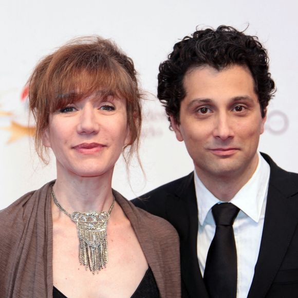 "Lui, c'est un vrai comédien, contrairement à moi. C'est un homme au charisme certain et je l'ai même débauché pour faire une apparition dans Famille d'accueil. "

Archives : Virginie Lemoine et Darius Kehtari à Monte Carlo en 2010. © Abaca