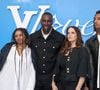 De quoi inquiéter le père de famille. 
Sabah Sy, Omar Sy, sa femme Hélène Sy et Tidiane Sy - Photocall du Défilé de mode Louis Vuitton Homme, Collection Printemps/Été 2025 dans le cadre de la Fashion Week de Paris, France, le 18 Juin 2024. 

© Bertrand Rindoff / Bestimage