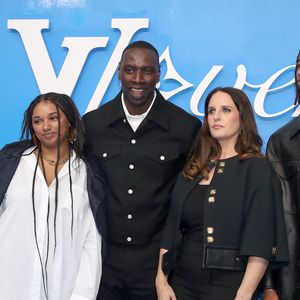 De quoi inquiéter le père de famille. 
Sabah Sy, Omar Sy, sa femme Hélène Sy et Tidiane Sy - Photocall du Défilé de mode Louis Vuitton Homme, Collection Printemps/Été 2025 dans le cadre de la Fashion Week de Paris, France, le 18 Juin 2024. 

© Bertrand Rindoff / Bestimage
