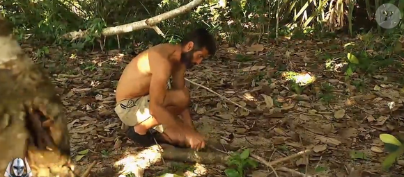 Autre événement : un miroir est installé sur le camp.

Premières images du prochain épisode de "Koh-Lanta, La Revanche des 4 Terres", diffusé mardi 10 juin 2025 sur TF1.