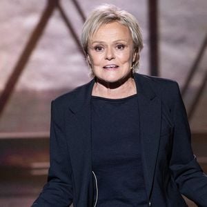 Exclusif - Muriel Robin pour les surprises de J.PCastaldi, C.Lara et F.X.Demaison lors de l'enregistrement de l'émission "La Boîte à secrets", présentée par F.Bollaert et diffusée le 9 janvier 2026 sur France 3, dans les studios du Lendit à Saint-Denis, France, le 2 décembre 2025. © Cyril Moreau/Bestimage