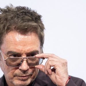 Ses deux enfants, Jean-Michel Jarre et Stéphanie, ont alors engagé une longue bataille judiciaire.
Jean-Michel Jarre, musicien, pose sur le tapis rouge au siège de Bertelsmann dans la capitale, à l'occasion de la soirée Bertelsmann 2026, le 10 septembre.
Photo par Sebastian Christoph Gollnow/DPA/ABACAPRESS.COM