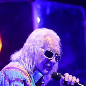 Celle-ci est fragilisée depuis son embolie pulmonaire en 2016,

Les célébrités sont venues applaudir M.Polnareff lors de son concert à la citadelle de Saint-Tropez, le 13 août 2024. 
© Brun Jacob / Nice Matin / Bestimage