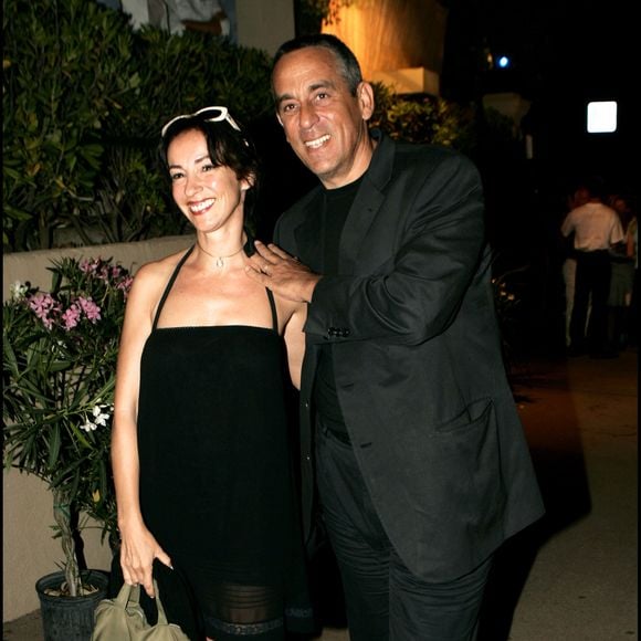 Avec Béatrice Loustalan avec qui il a vécu jusqu'en 2010, il a eu trois enfants :


Béatrice Loustalan et Thierry Ardisson lors d'un concert d'Arielle Dombasle à Ramatuelle en 2005
©DOMINIQUE JACOVIDES / BESTIMAGE