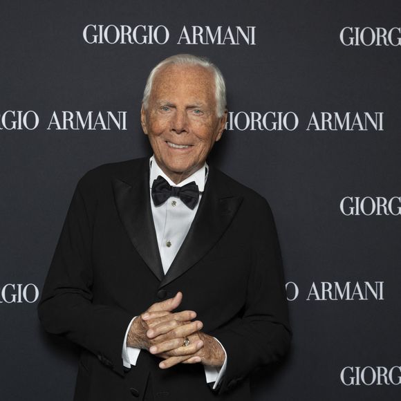 Giorgio Armani est décédé 

Les célébrités au défilé de mode prêt-à-porter printemps-été 2025 de Giorgio Armani ‘’In Viaggio – On a Journey’’ à New York, NY, USA. © SGP/Bestimage