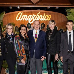 Mélanie-Antoinette de Massy, Camille Gottlieb, la princesse Stéphanie, le prince Albert II de Monaco, la princesse Charlene, Louis Ducruet et sa femme Marie lors de l’inauguration du restaurant Amazonico Monte-Carlo à Monaco le 4 avril 2024
© Olivier Huitel / Pool Monaco / Bestimage