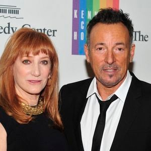 Eh bien, l'interprète du tube "Born in the USA" a révélé être adepte d'un mode de vie alimentaire qui revient dans la tendance. 

À Los Angeles, Bruce Springsteen et son épouse Patti Scialfa. Backgrid USA / Bestimage