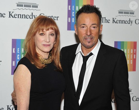 Eh bien, l'interprète du tube "Born in the USA" a révélé être adepte d'un mode de vie alimentaire qui revient dans la tendance. 

À Los Angeles, Bruce Springsteen et son épouse Patti Scialfa. Backgrid USA / Bestimage