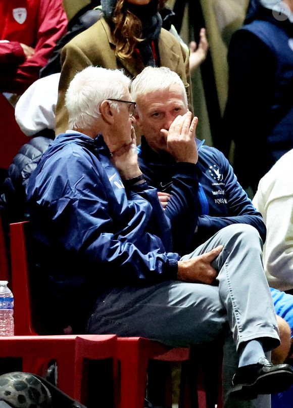 Aimé Jacquet et Didier Deschamps durant la première édition du " match des légendes " opposant l'équipe des Légendes, les anciens de Cannes, à l'équipe des Etoiles avec pour capitaine Didier Deschamps, au stade Pierre de Coubertin à Cannes, le 30 octobre 2025. Les Légendes cannoises, coachées par Luis Fernandez et supportées par Zinedine Zidane qui portait les couleurs cannoises, mais qui n'a pas joué, ont remporté le match 3 à 2. Tous les bénéfices de la soirée seront reversés aux associations les Etoiles de l'Espoir, à l'association Adrien et à l'association Clin d'Oeil, qui oeuvrent pour les plus démunis et la jeunesse.

© Dominique Jacovides / Bruno Bebert / Bestimage