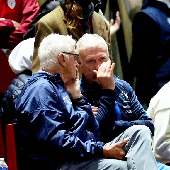 Aimé Jacquet et Didier Deschamps durant la première édition du " match des légendes " opposant l'équipe des Légendes, les anciens de Cannes, à l'équipe des Etoiles avec pour capitaine Didier Deschamps, au stade Pierre de Coubertin à Cannes, le 30 octobre 2025. Les Légendes cannoises, coachées par Luis Fernandez et supportées par Zinedine Zidane qui portait les couleurs cannoises, mais qui n'a pas joué, ont remporté le match 3 à 2. Tous les bénéfices de la soirée seront reversés aux associations les Etoiles de l'Espoir, à l'association Adrien et à l'association Clin d'Oeil, qui oeuvrent pour les plus démunis et la jeunesse.

© Dominique Jacovides / Bruno Bebert / Bestimage