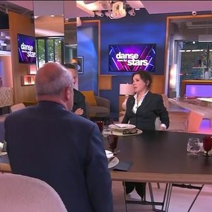 Tina Arena raconte son expérience inattendue dans "Danse avec les stars" sur le plateau de "C à vous" (France 5), le lundi 9 juin 2025