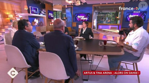 Tina Arena raconte son expérience inattendue dans "Danse avec les stars" sur le plateau de "C à vous" (France 5), le lundi 9 juin 2025
