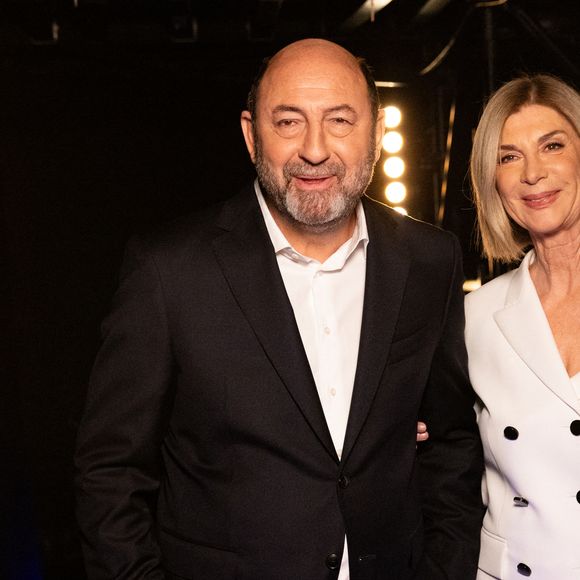 Exclusif - Kad Merad et Michele Laroque lors de l'enregistrement de l'émission "La chanson secrète N°14", présentée par Nikos Aliagas et diffusée le 26 décembre sur TF1, à Paris le 9 décembre 2025. © Jacovides-Moreau/Bestimage