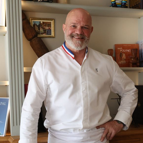 Exclusif - Le chef Philippe Etchebest dans les cuisines de son restaurant "Maison Nouvelle" à Bordeaux, le 11 avril 2025. ©Jean-Marc Lhomer/Bestimage.