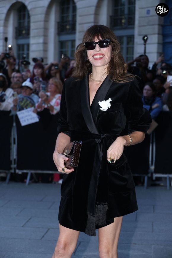 Lou Doillon arrive au défilé Tom Ford Collection Femme Prêt-à-Porter Printemps/Eté 2026 lors de la Fashion Week de Paris (PFW) a Paris, France, le 1 Octobre 2025. 
© Denis Guignebourg/Bestimage