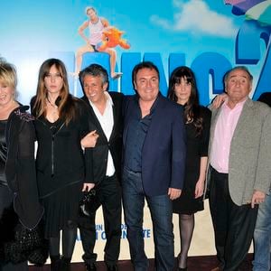Fabien Onteniente avait même parlé de Mathilde Seigner comme d'une femme "géniale" dans un entretien avec Jordan de Luxe en 2025.

Franck Dubosc, le réalisateur Fabien Onteniente, Richard Anconina, Mathilde Seigner et Claude Brasseur posant avant l'avant-première du film 'Camping 2' au Gaumont Capucines, à Paris, France, le 13 avril 2010. Photo by Nicolas Genin/ABACAPRESS.COM