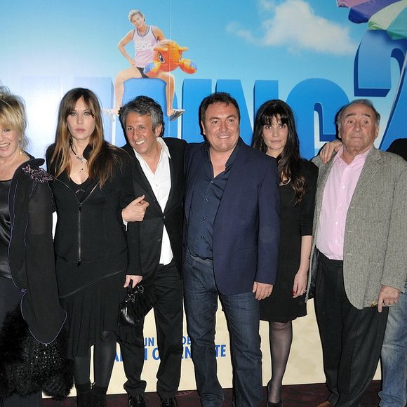 Fabien Onteniente avait même parlé de Mathilde Seigner comme d'une femme "géniale" dans un entretien avec Jordan de Luxe en 2025.

Franck Dubosc, le réalisateur Fabien Onteniente, Richard Anconina, Mathilde Seigner et Claude Brasseur posant avant l'avant-première du film 'Camping 2' au Gaumont Capucines, à Paris, France, le 13 avril 2010. Photo by Nicolas Genin/ABACAPRESS.COM