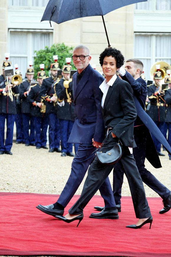 Vincent Cassel et sa compagne Narah Baptista - Arrivées des personnalités au dîner d’État en l’honneur du président brésilien et de sa femme au palais présidentiel de l’Élysée à Paris le 5 juin 2025.

© Jacovides / Moreau / Bestimage