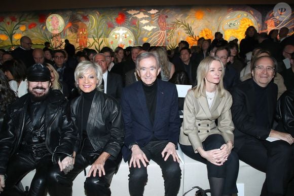 Peter Marino, Hélène Arnault, Bernard Arnault, Delphine Arnault, Xavier Niel et Jisoo - Front Row du défilé Christian Dior "Collection Haute Couture Printemps/Eté 2025" au Musée Rodin, lors de la Fashion Week de Paris (PFW), le 27 janvier 2025.
© Bertrand Rindoff/Bestimage