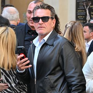 Benjamin Castaldi - Sorties des obsèques de Loana Petrucciani dans la cathédrale Sainte-Réparate à Nice le 10 avril 2026. L'ancienne star de téléréalité a été retrouvée morte dans son appartement niçois par les autorités, le 25 mars dernier. © Bruno Bebert/Bestimage