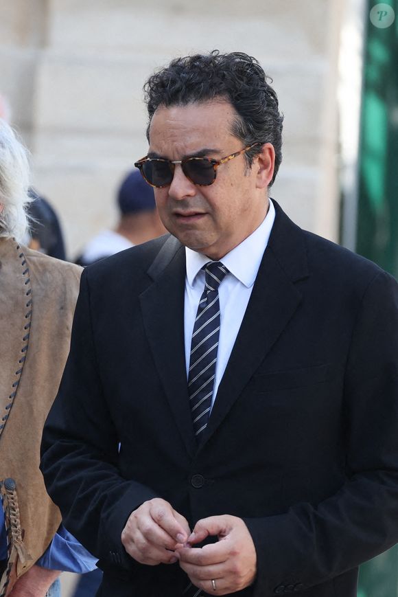 Patrick Cohen - Arrivées aux obsèques de Philippe Labro en l'église de Saint-Germain-des-Prés à Paris le 13 juin 2025. © Dominique Jacovides - Christophe Clovis / Bestimage