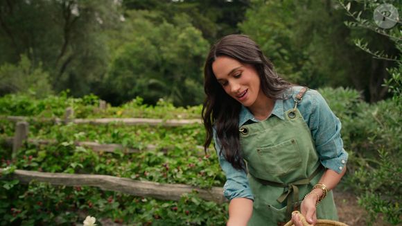 Pamela Anderson compare son émission "Pamela’s Cooking with Love" et "With Love, Meghan" de Meghan Markle, le 10 mars 2025 @Backgrid UK/ Bestimage