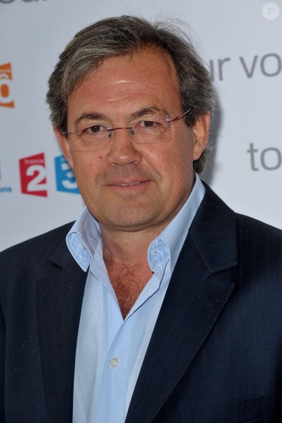 Benoit Duquesne arrive à la conférence de presse annuelle du groupe France Télévisions à Paris, France le 27 août 2009. Photo by Gorassini-Nebinger/ABACAPRESS.COM