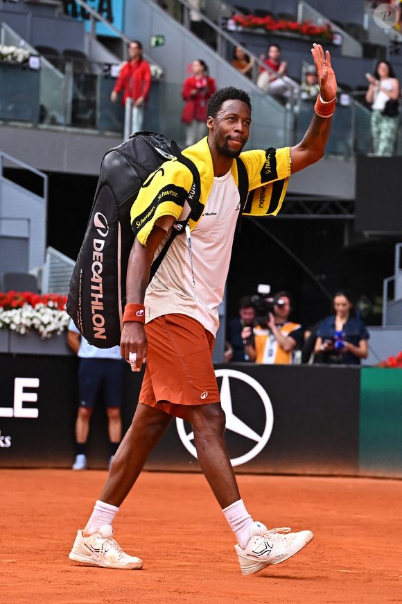 Et c'est loin des courts et de la terre battue qu'il projette de s'épanouir. Il a en effet décidé de se reconvertir dans la finance : "J’ai fait un stage dans une banque privée"...

Gaël Monfils lors de son premier tour et dernier match à l'Open de tennis Mutua Madrid à Madrid, Espagne, le 23 avril 2026. Photo Corinne Dubreuil/Abaca