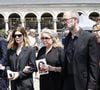 Une cérémonie marquée par les larmes des stars et le symbole déchirant d'une famille endeuillée.

Chiara Mastroianni et sa mère Catherine Deneuve aux obsèques de M.Satrapi au Crématorium du Père-Lachaise à Paris, le 19 juin 2026. 
© Cyril Moreau / Bestimage