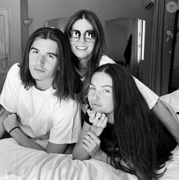 Véronika Loubry et ses deux enfants sur Instagram.