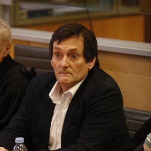 “C’est un être humain comme les autres qui est malheureusement alcoolique et qui a fait des victimes à cause de ça”, conclut-il sur Pierre Palmade

Pierre Palmade au tribunal de Melun avec ses avocats pour son procès pour blessures involontaires à la suite d'un accident de la route en février 2023 dans lequel sa voiture a percuté un autre véhicule à Melun.
Le 20 novembre 2024.

© Christophe Clovis / Bestimage