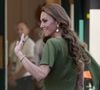 La princesse a fait sensation en arborant une tenue d'un vert olive totalement inédite et moderne.

Kate Middleton à Wimbledon, le 12 juillet 2026. 

© Andrew Matthews / Bestimage