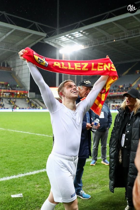 Michou lors du match de gala opposant les Légendes au RC Lens au stade Bollaert-Delelis, le 31 octobre 2023 à Lens, en France. Photo : Baptiste Paquot/ABACAPRESS.COM