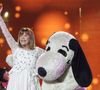 Les invités interprètent des chansons de Noël et leurs plus grands succès.

Exclusif - Chantal Goya lors du concert du gala de Noël de l'association Tout le monde contre le cancer fête ses 20 ans diffusé le 24 décembre sur M6 à l'Adidas Aren Porte de la Chapelle à Paris, France, le 4 décembre 2025. © Coadic Guirec/Bestimage