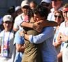 Sur la première image postée, on peut voir le professeur à l’université de Barcelone porter sa femme sur son dos. Cette dernière tient alors entre ses mains les images de son échographie.

Caroline Garcia (FRA) lors de son dernier match de sa carrière à l'US Open 2025 au Billie Jean National Tennis Center à New York City, NY, USA, le 25 août 2025. Photo par Corinne Dubreuil/ABACAPRESS.COM
